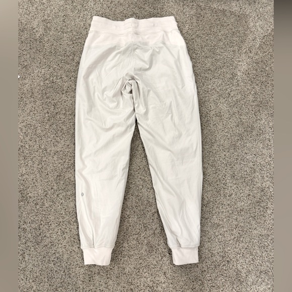 Lululemon Mid Rise Lined Dance Studio Jogger sz 6 - Picture 2 of 5